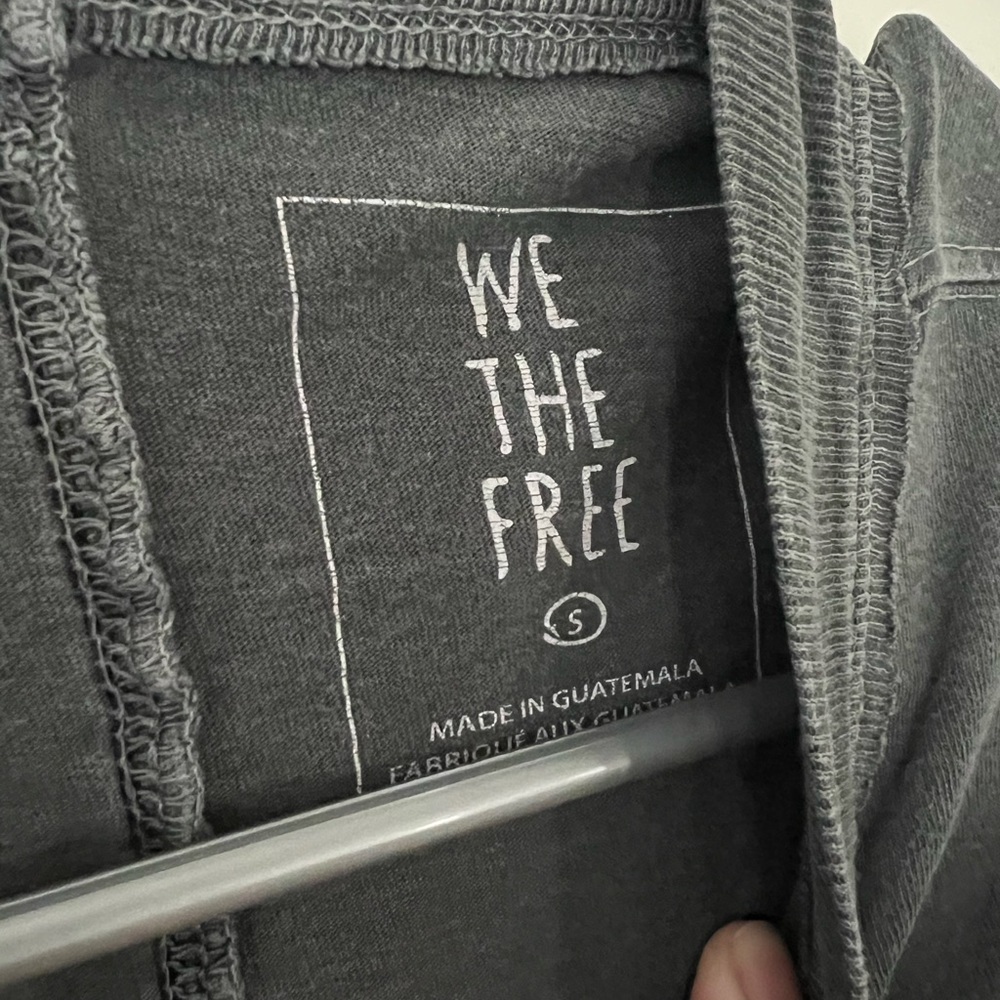 We the free long sleeve distressed thread look style grey shirt top bohemian - Picture 2 of 4